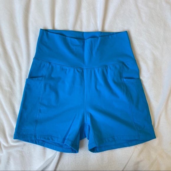 BuffBunny Rosa Shorts Hawaiian - Picture 2 of 5